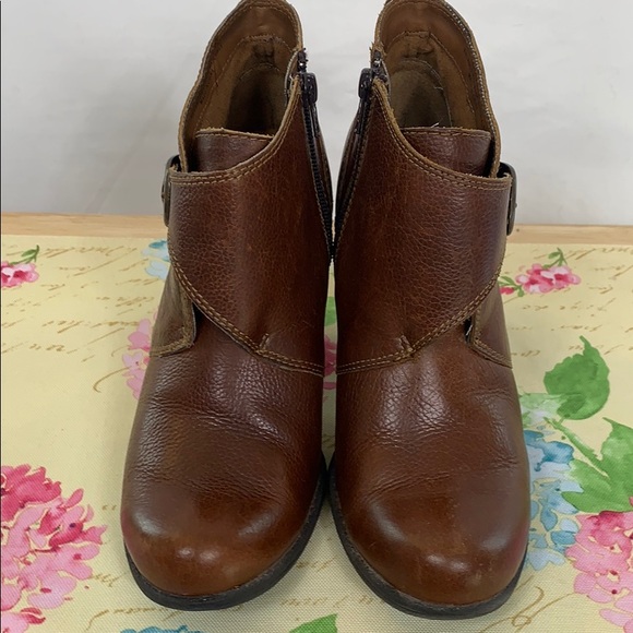 Born boc brown ankle boots size 7.5 - Picture 2 of 8